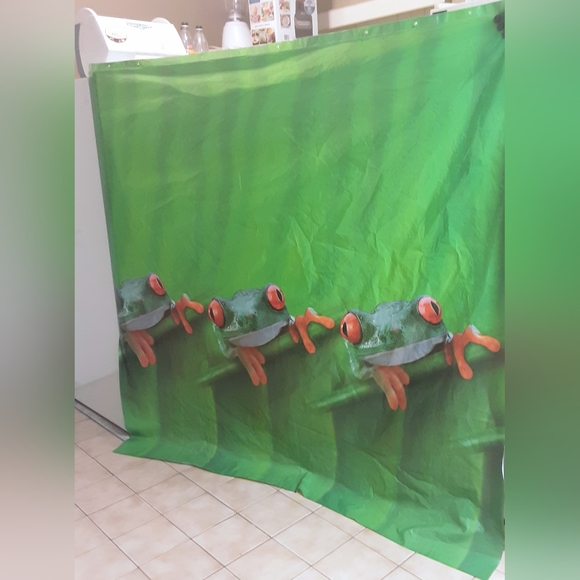 Frog Shower Curtain Heavy gauge Full size - Picture 3 of 3